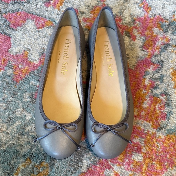 French Sole Lola Grey Leather Ballet Flats - like new - Picture 5 of 9